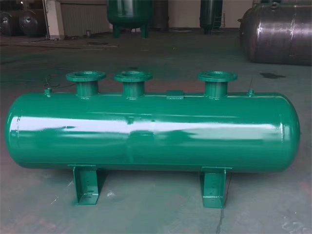 花都花都花都蒸汽分气缸